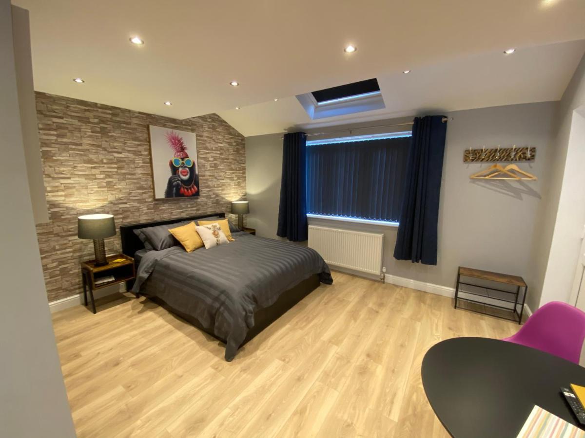 Modern Luxury 1 Bed Apartment With Parking Near Stansted Airport Станстед Маунтфитчет Экстерьер фото