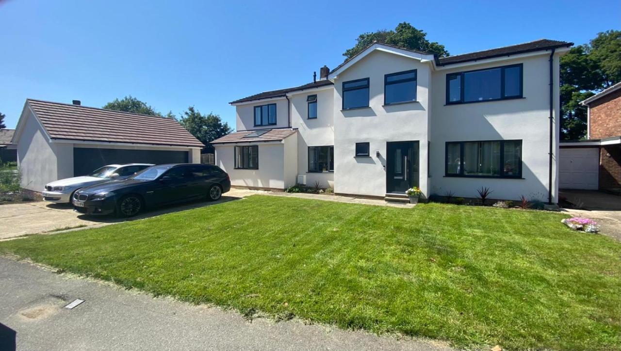 Modern Luxury 1 Bed Apartment With Parking Near Stansted Airport Станстед Маунтфитчет Экстерьер фото