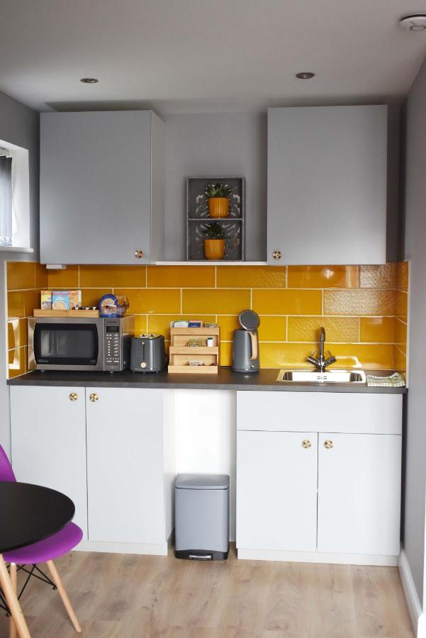 Modern Luxury 1 Bed Apartment With Parking Near Stansted Airport Станстед Маунтфитчет Экстерьер фото