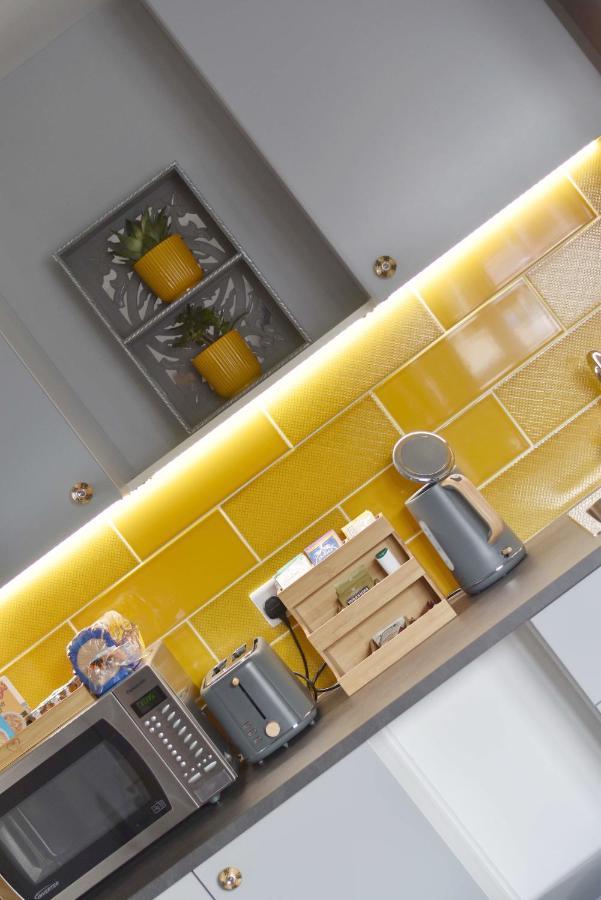 Modern Luxury 1 Bed Apartment With Parking Near Stansted Airport Станстед Маунтфитчет Экстерьер фото